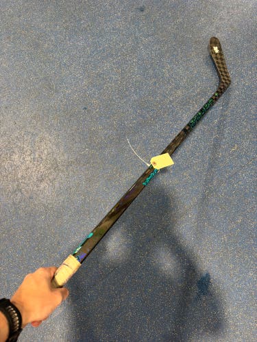 Junior Bauer Twitch Hockey Stick Left Hand P28 50 Flex (Used)
