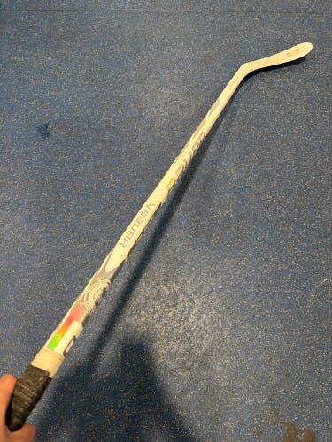Intermediate Bauer Proto-R Hockey Stick Right Handed P28 55 Flex (Used)