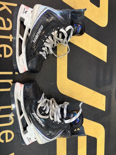 2025 Bauer Vapor Flylite Hockey Skates Extra Wide Width Size 5 (Used)