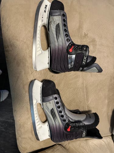 Bauer Vapor XIV Hockey Skates Regular Width 8.5 (Used)