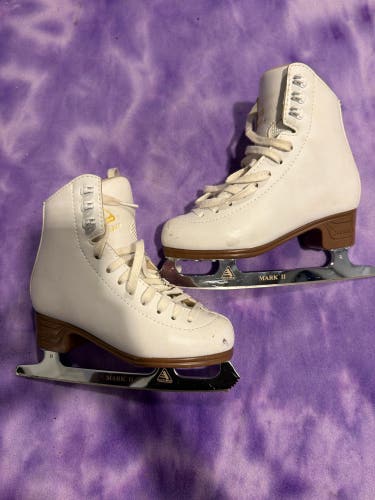 Jackson Ultima Mystique Figure Skates Junior 1 (Used)
