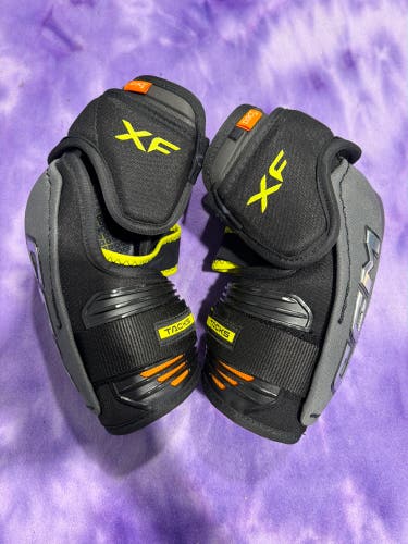 Senior Medium CCM Tacks XF Elbow Pads (Used)
