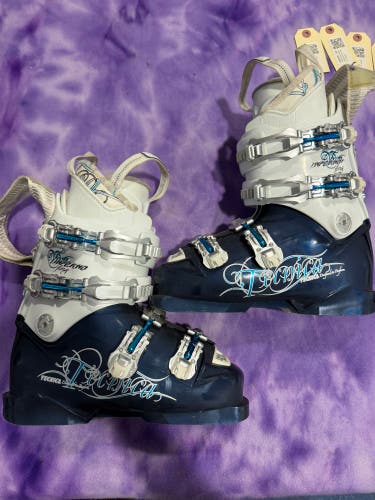 Women's Tecnica Inferno Fling All Mountain Ski Boots Soft Flex (Used)