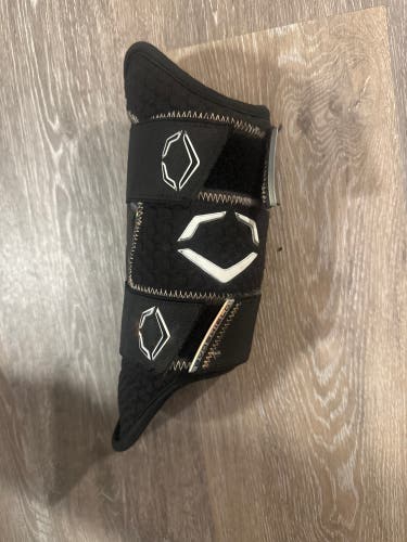 Black Senior EvoShield Leg guard Shin Guards (Used)