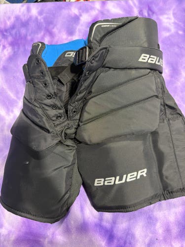 Black Junior Small / Medium Bauer GSX Hockey Goalie Pants (Used)