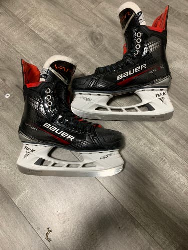 2023 Bauer Vapor X4 Hockey Skates  7 EE  FIT3