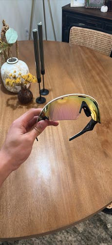 (New) Oakley Meta Vanguard AI Glasses - Prizm Rose Gold Lenses , White Frame