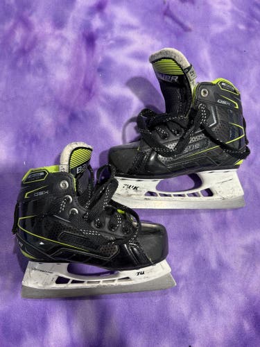 Youth Bauer GSX Hockey Goalie Skates Regular Width 12 (Used)