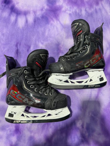 Junior CCM JetSpeed FT8 Pro Hockey Skates Regular Width Size 2 (Used)