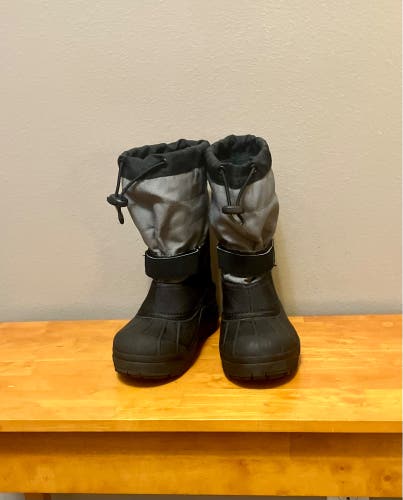 Columbia Powderbug Boot, Unisex, Black/Gray - Size 1, Little Kids (VGUC)