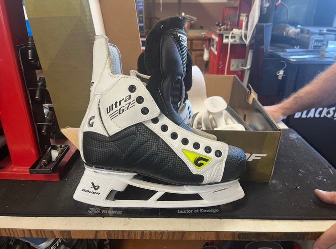 Black/White 2026 Graf Ultra G7 Hockey Skates Wide Width Pro Stock 7.5 (New) 272 Powerfly holder.