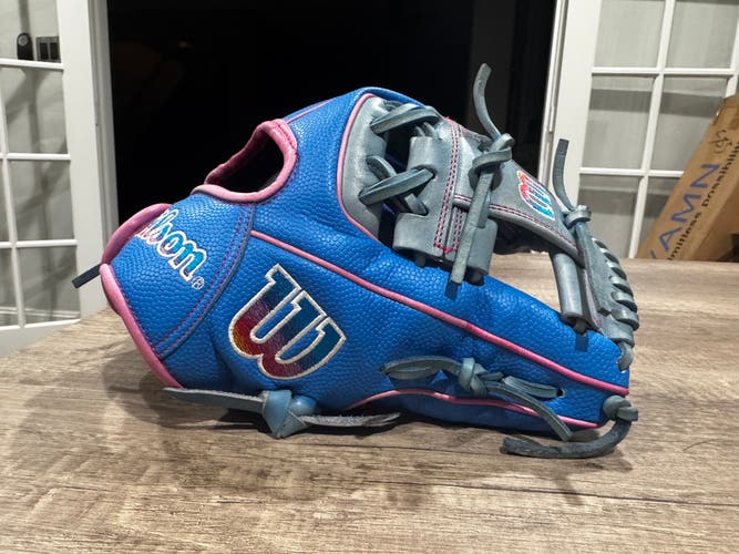 Wilson A2000 DP15 RH Infield Baseball Glove 11.5" (Used)