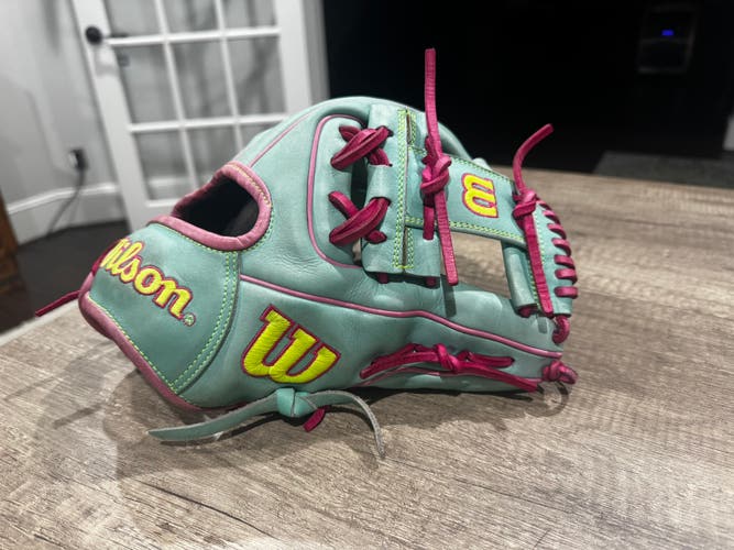 Wilson A2000 1786 RH Infield Baseball Glove 11.5" (Used)
