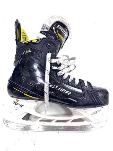 Used Bauer M4 FIT 2 Senior Hockey Skate Senior 8 11860-S000317619