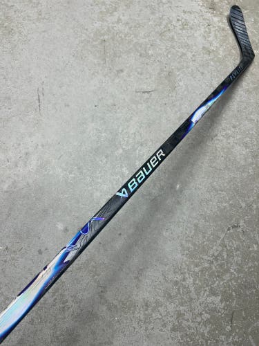 70 Flex P28 Senior Bauer Flylite Left Hand Hockey Stick Pro Stock (Used)