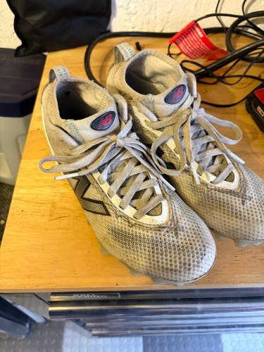 Kids 6Y (Big Kids / Youth) Youth New Balance Freeze Mid Top (Used)