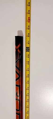 Senior Bauer Vapor Hyperlite 2 Right Handed Hockey Stick Pastrnak Curve 65 Flex (Used)