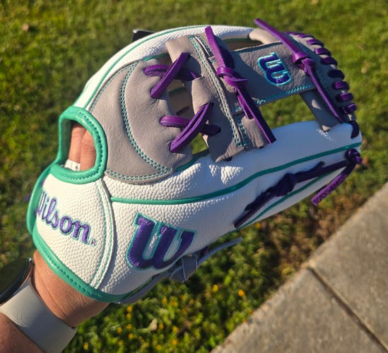 Wilson RH A2000 Softball Glove 12" purple teal grey