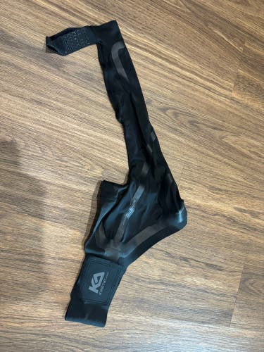 Kinetic Arm youth Medium right throw