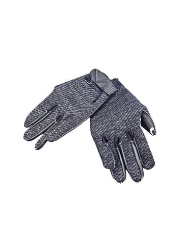 Used Battle Sports MEDIUM BLACK/WHITE FB Gloves None MD 11850-S000026258
