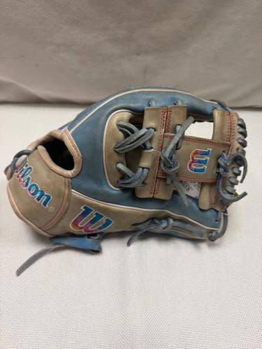 Used Wilson A2000 1786 LOVE THE MOMENT BB/SB Glove RH Throw Carolina Blue 11 1/2" 11490-S000278709
