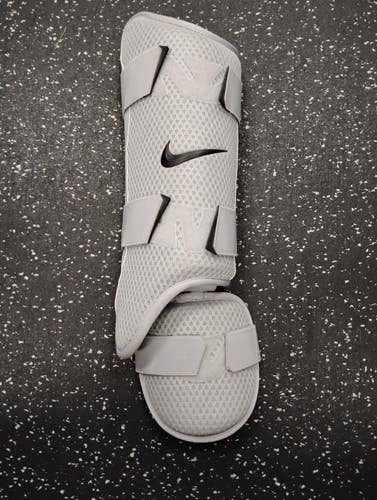 Used Nike DIAMOND BB/SB Shin/Foot Protector Grey 11849-S000045540