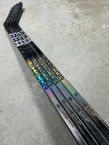 4 PACK 85 Flex P29M Senior CCM Jetspeed FT8 Pro Right Hand Hockey Stick Pro Stock (New)