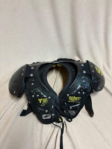 Medium Youth Schutt Y Flex 2.0 Shoulder Pads (Used)