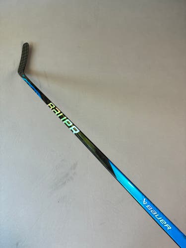 New 65 Flex P88M Intermediate Bauer Nexus Sync Right Hand Pro Stock Hockey Stick