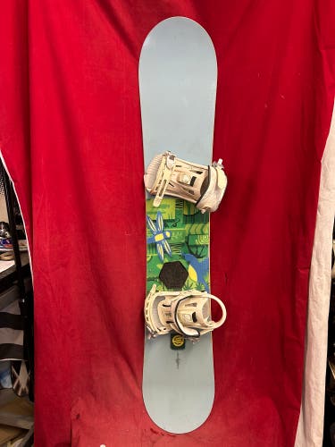Bindings: Santa Cruz 151cm all mountain directional twin snowboard, 
Bindings: Salomon antidote bind