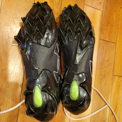 Men's Size M 11.5 Under Armour Blur Pro Football Cleat (Lightly Used/Excellent Condition)