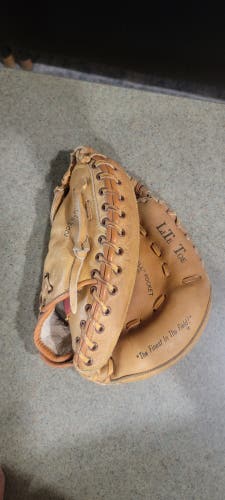 32" adult Rawlings RCM40 Lite Toe Catcher's Mitt