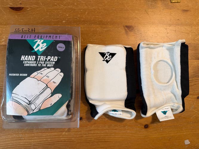 Adult Hand tri Paid