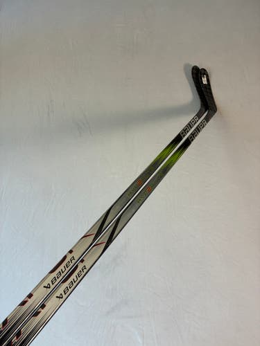 *2 Pack* of Used 55 Flex P28 Intermediate Bauer Vapor Hyperlite 2 Left Hand Hockey Sticks