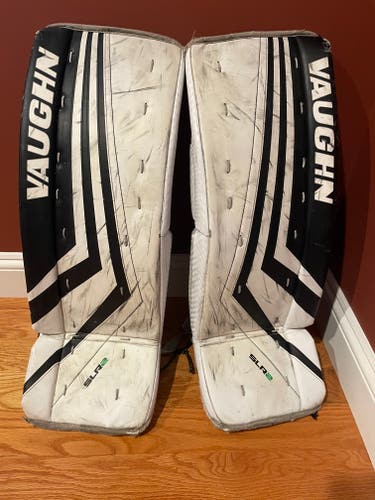 26+2" Vaughn Ventus SLR2 Youth Goalie Leg Pads (Used)