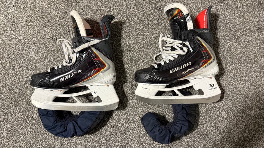 Bauer Vapor Flypro Hockey Skates Regular Width 6 (Used)