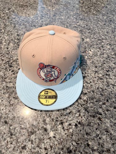 Gold Adult Unisex Medium/Large New Era Hat (Used)