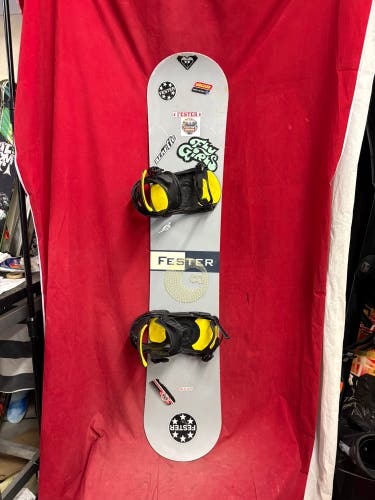 Snowboard: Fester "Fly Girls" all-mountain snowboard, 145cm
Bindings: Salomon 
Size: Large