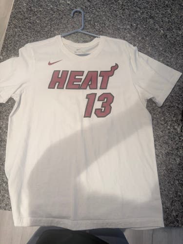 White Medium/Large Kids Unisex Nike Shirt (Used)