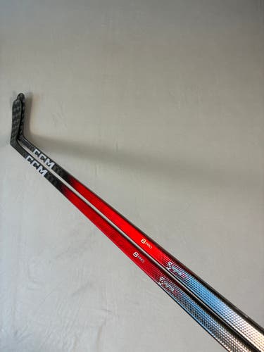 *2 Pack* of New 85 Flex P29 Senior CCM JetSpeed FT8 Pro Right Hand Pro Stock Hockey Sticks - Red
