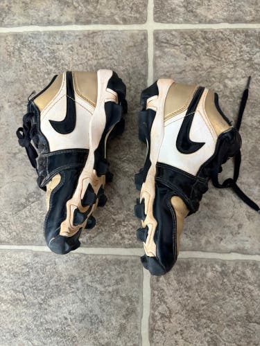 Black Kid's 2.5Y (Big Kids / Youth) Youth Air Jordan High Top Molded Cleats (Used)