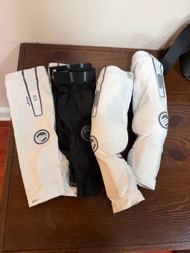 Small / Medium Youth Maverik shift Arm Pads (Used)