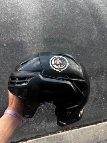 Medium Bauer Re-Akt 95 Helmet (Used)