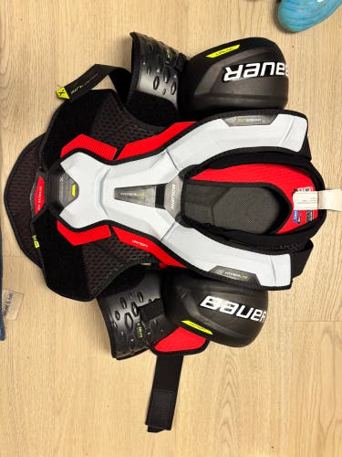 Men's Medium Junior Bauer Vapor Hyperlite Shoulder Pads (Used)