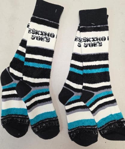 ST7 Mens Eskimo Joes Novelty Crew Socks Lot of 2 Pair MEDIUM New