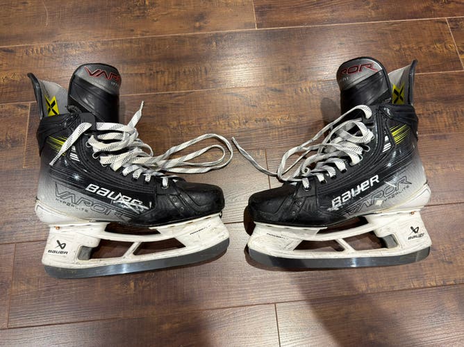 Bauer Vapor Hyperlite 2 Hockey Skates 7 (Used)