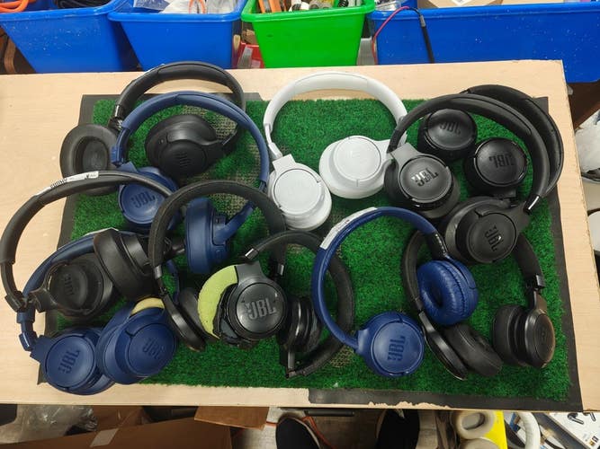 Lot of 11 JBL Bluetooth Wireless Headphones FOR PARTS ONLY