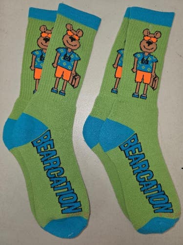 ST16 Mens "BEACH DUDE BEAR VACATION" Crew Socks Lot of 2 Pair LARGE New