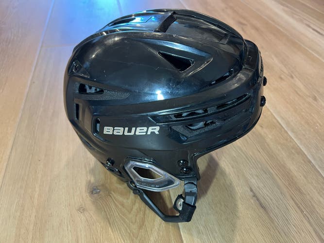 Small Bauer RE-AKT 3D Helmet (Used)