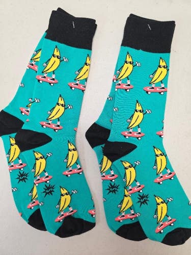 ST18 Mens "SKATEBOARDING BANANA" Crew Socks Lot of 2 Pair LARGE New
